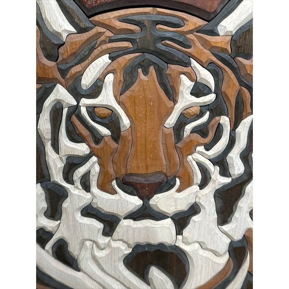 🐅 Vintage Handcrafted 3D Intarsia Tiger Wood Art – Framed & Signed - Picture 2 of 6
